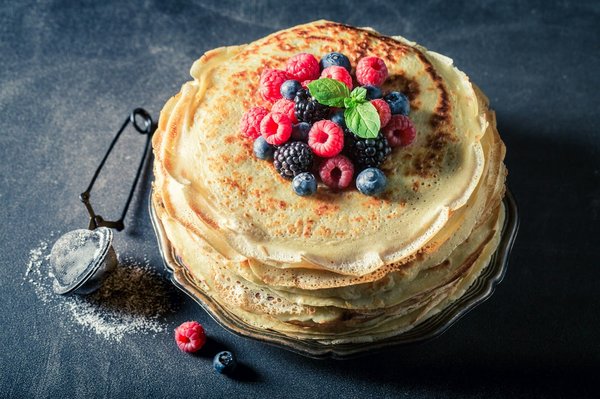 Quelles sont les astuces pour des pancakes protéinés sans farine ni lait?